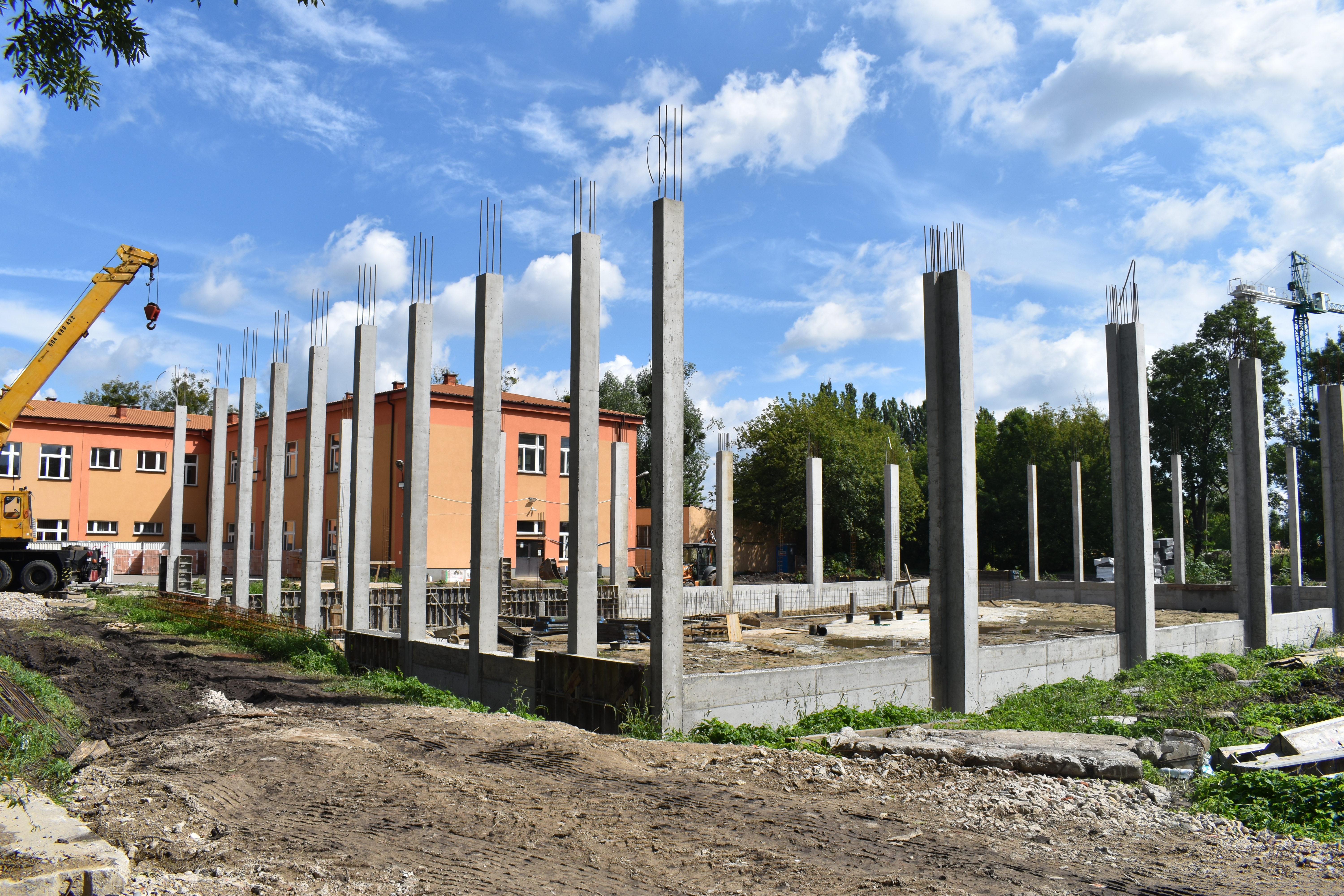Hala przy Osiemdziesiątce wyszła z ziemi