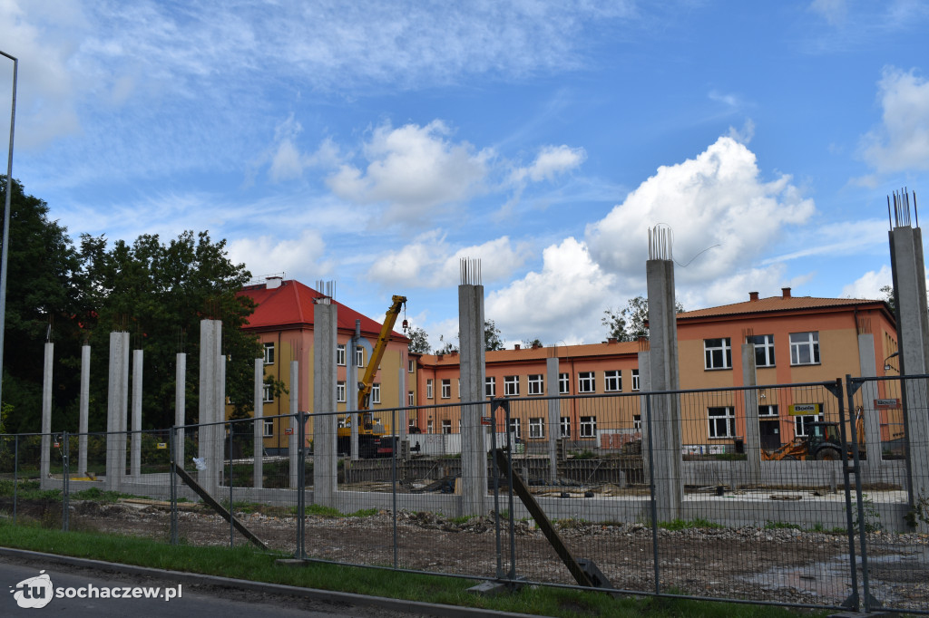Hala przy Osiemdziesiątce wyszła z ziemi