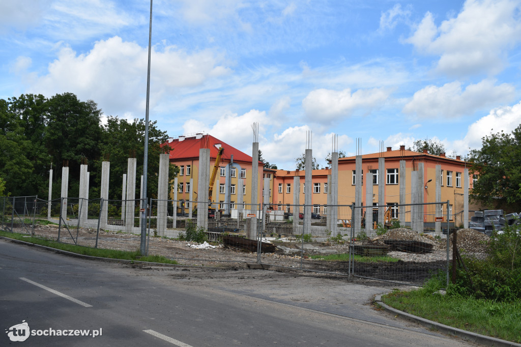Hala przy Osiemdziesiątce wyszła z ziemi
