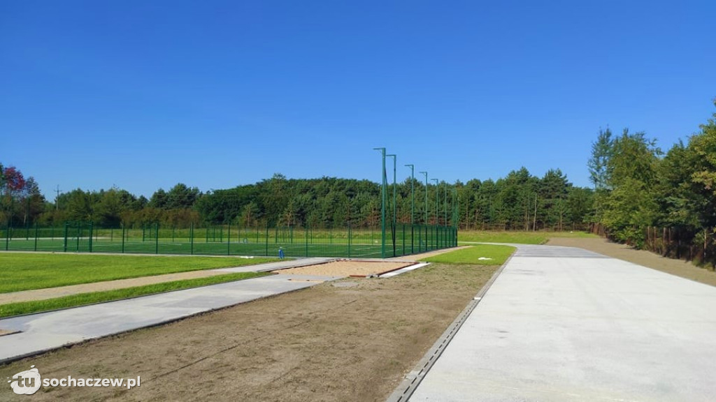 Kompleks lekkoatletyczny w Młodzieszynie na finiszu