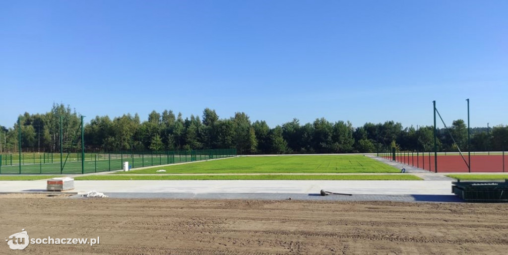 Kompleks lekkoatletyczny w Młodzieszynie na finiszu