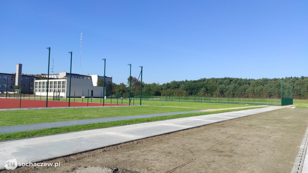 Kompleks lekkoatletyczny w Młodzieszynie na finiszu