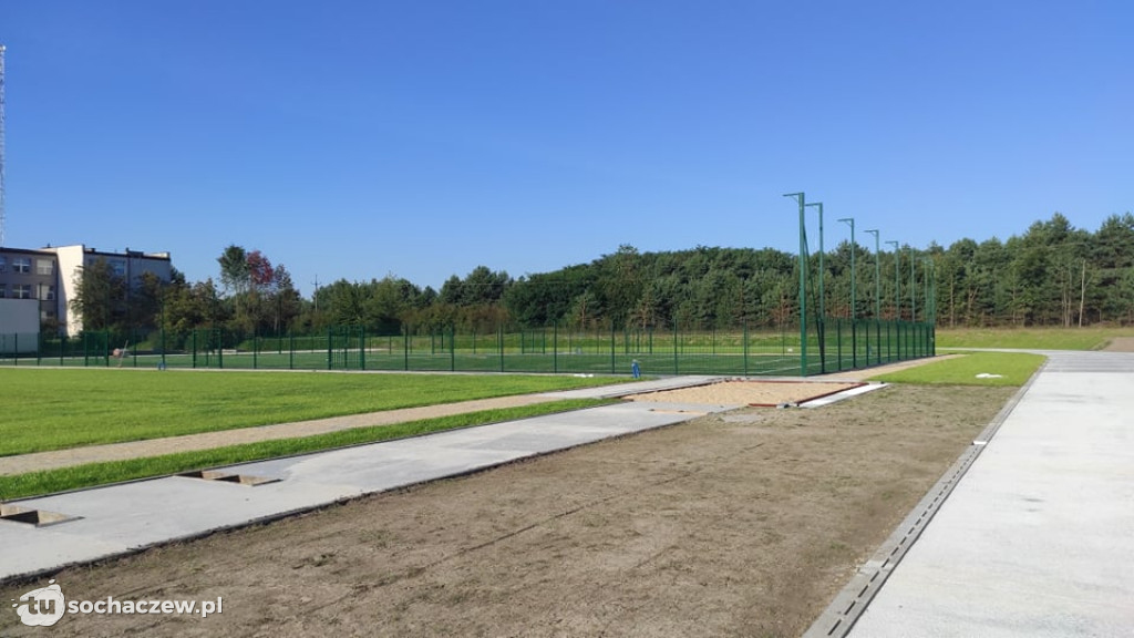 Kompleks lekkoatletyczny w Młodzieszynie na finiszu