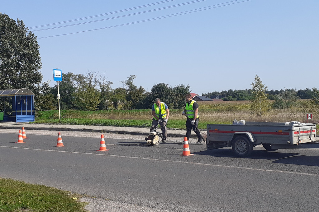 Bieżące utrzymanie dróg w gminie Młodzieszyn