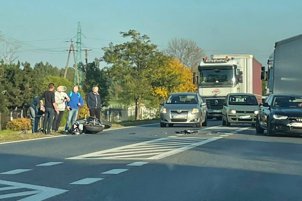 Zderzenie motocykla z osobówką na DK92