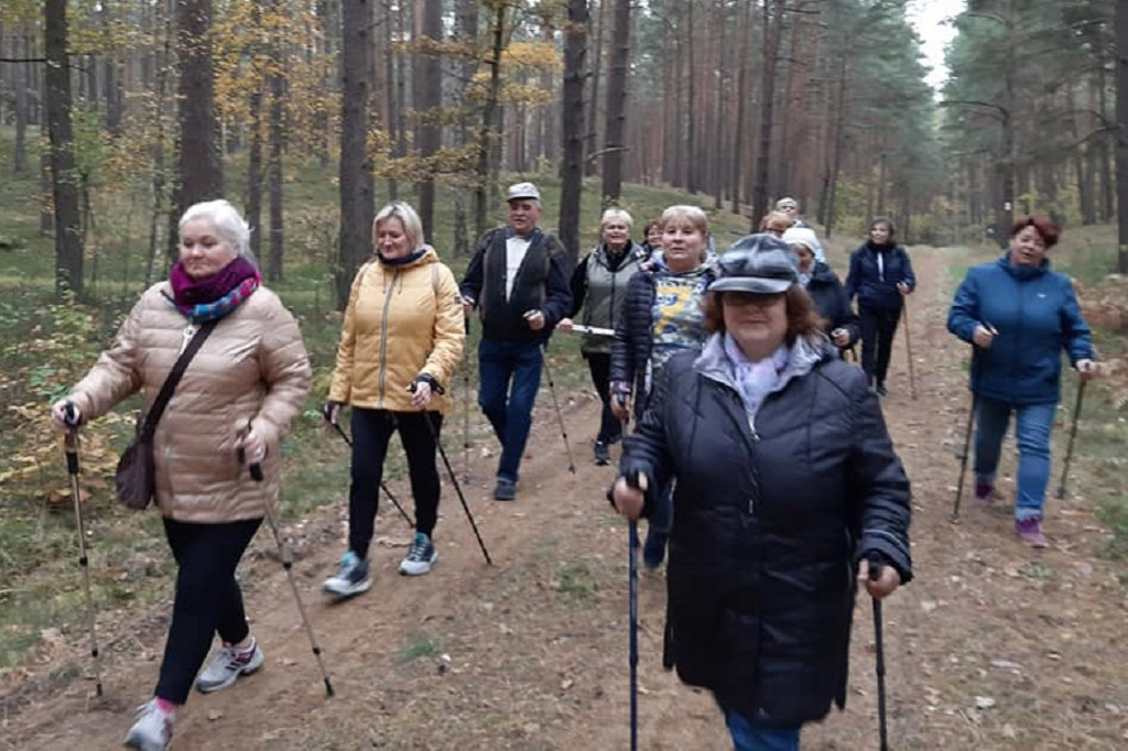 Marsz nordic walking w Rybnie za nami