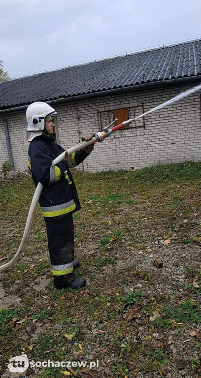 Ćwiczenia bojowe strażaków z powiatu