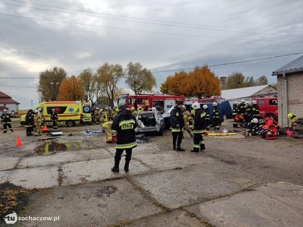 Ćwiczenia bojowe strażaków z powiatu