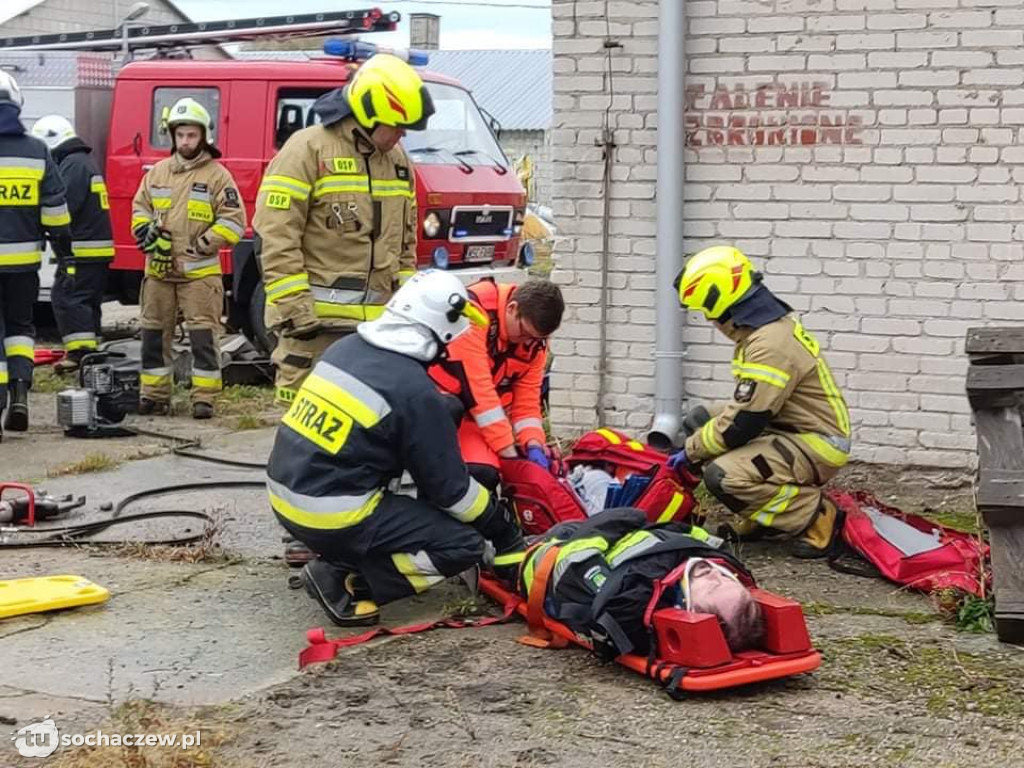Ćwiczenia bojowe strażaków z powiatu
