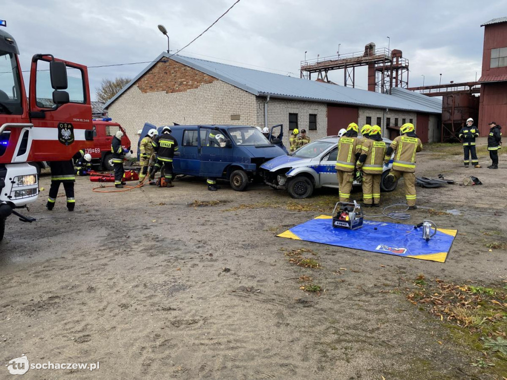 Ćwiczenia bojowe strażaków z powiatu