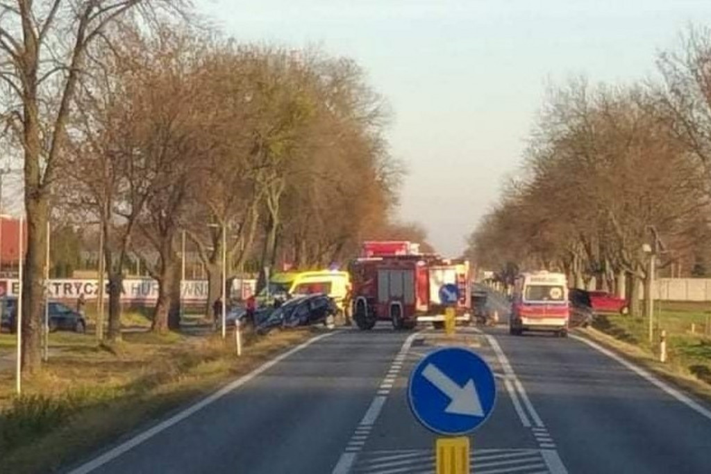 Zderzenie 3 pojazdów w Kożuszkach Parcel