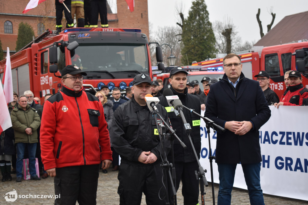 Brochów: strażacka akcja murem za mundurem