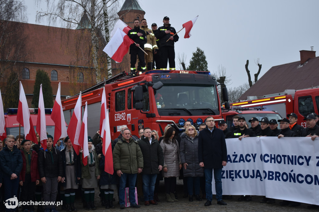 Brochów: strażacka akcja murem za mundurem