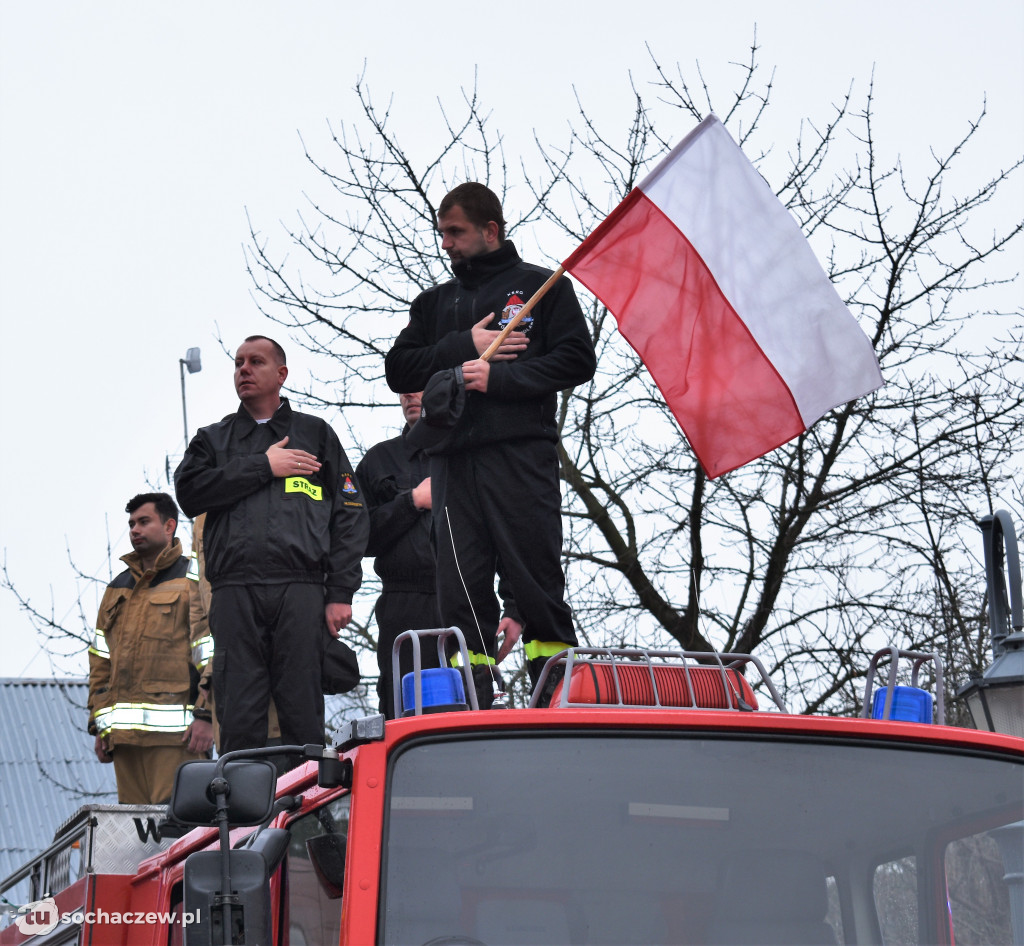 Brochów: strażacka akcja murem za mundurem