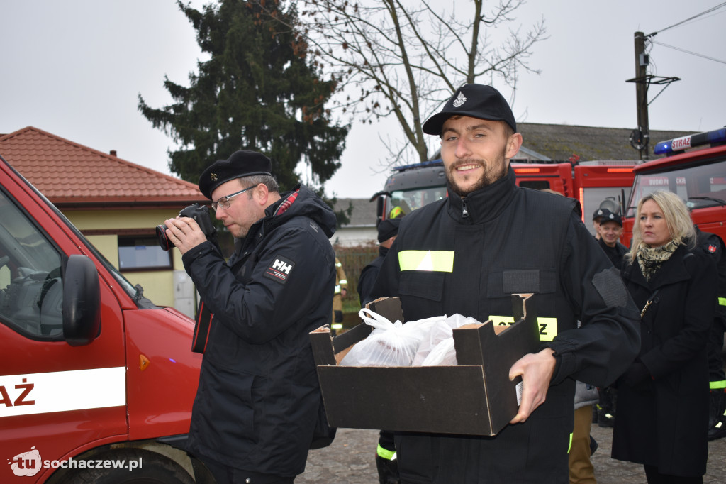 Brochów: strażacka akcja murem za mundurem