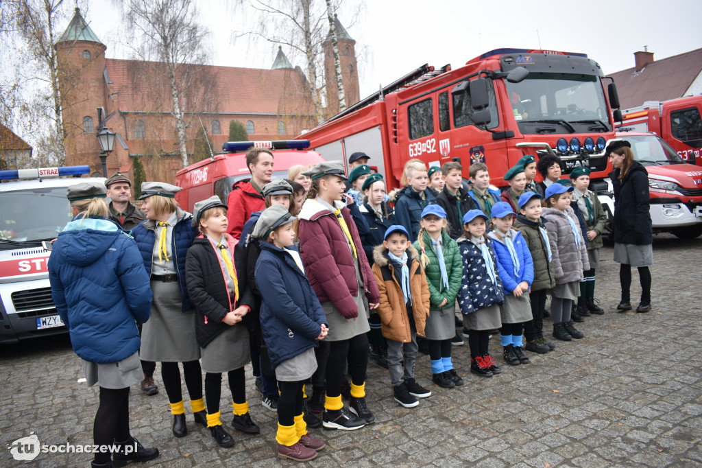 Brochów: strażacka akcja murem za mundurem