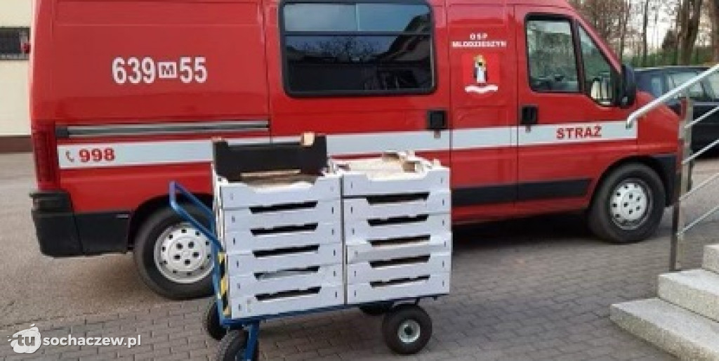 Brochów: strażacka akcja murem za mundurem