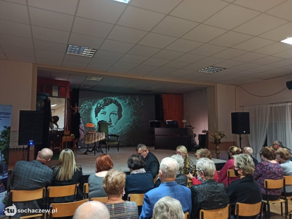 Iłów: spektakl z M. Zimińską po Mazowszu