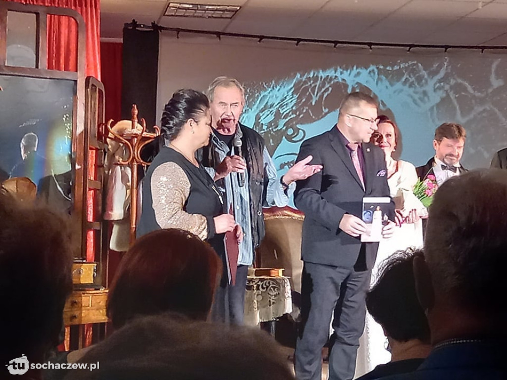Iłów: spektakl z M. Zimińską po Mazowszu