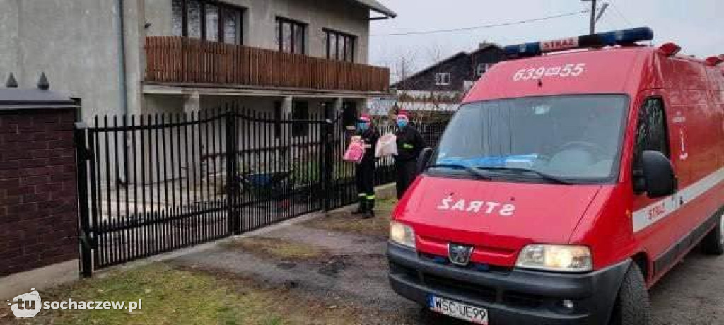 Świąteczne paczki w gminie Młodzieszyn