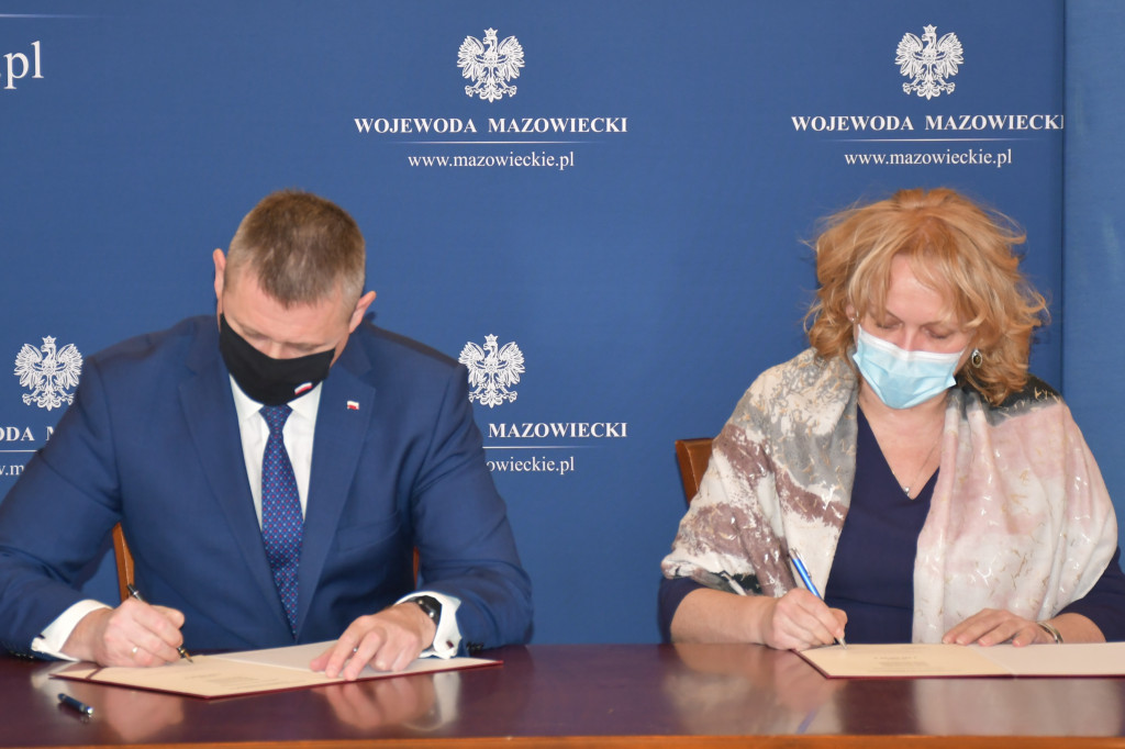 Podpisanie umów w Mazowieckim Urzędzie Wojewódzkim