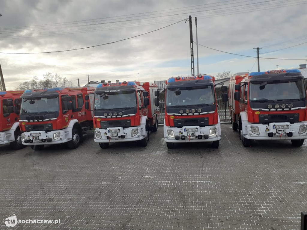 Uroczyste przekazanie wozu dla OSP Giżyce