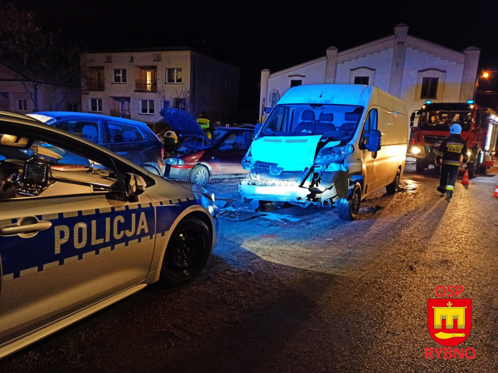 Zderzenie czterech pojazdów w Rybnie