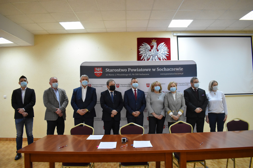 Podpisanie umów bezpieczne przejścia w Żukowie i Brzozowie