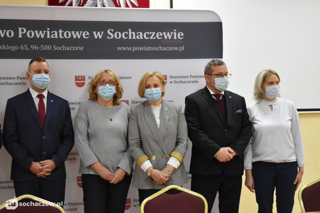 Podpisanie umów bezpieczne przejścia w Żukowie i Brzozowie