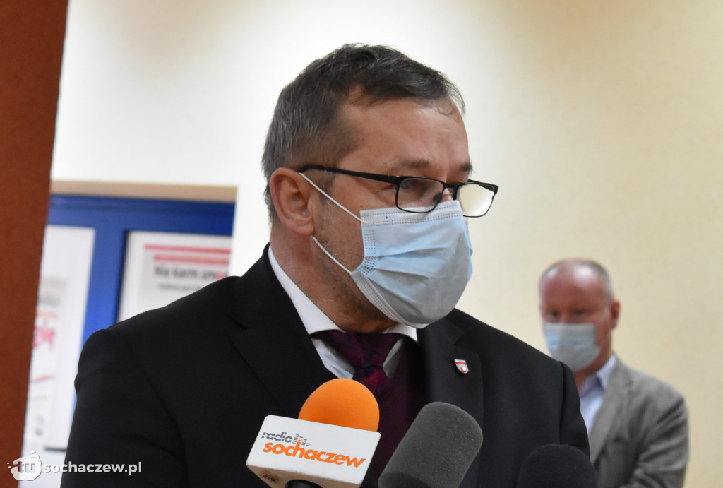 Podpisanie umów bezpieczne przejścia w Żukowie i Brzozowie