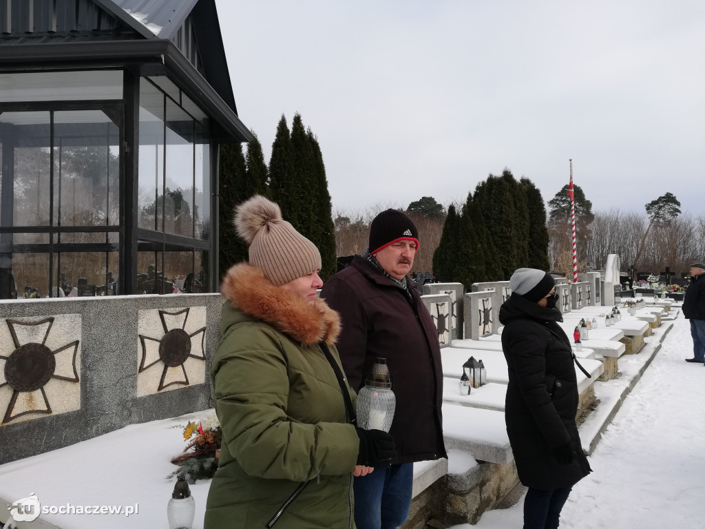Iłów: zapłonęło Światełko Pamięci dla Cichociemnych
