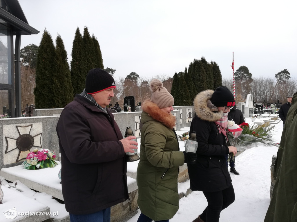 Iłów: zapłonęło Światełko Pamięci dla Cichociemnych