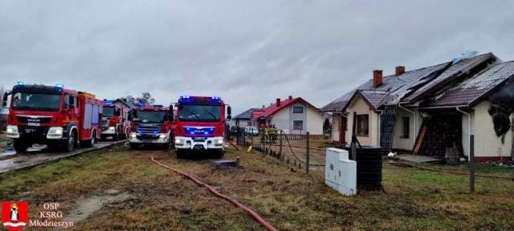 Pożar domu w Janowie, jedna osoba poszkodowana