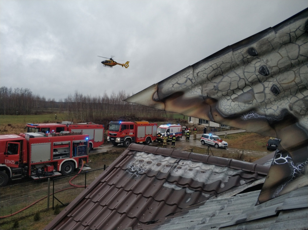 Pożar domu w Janowie, jedna osoba poszkodowana