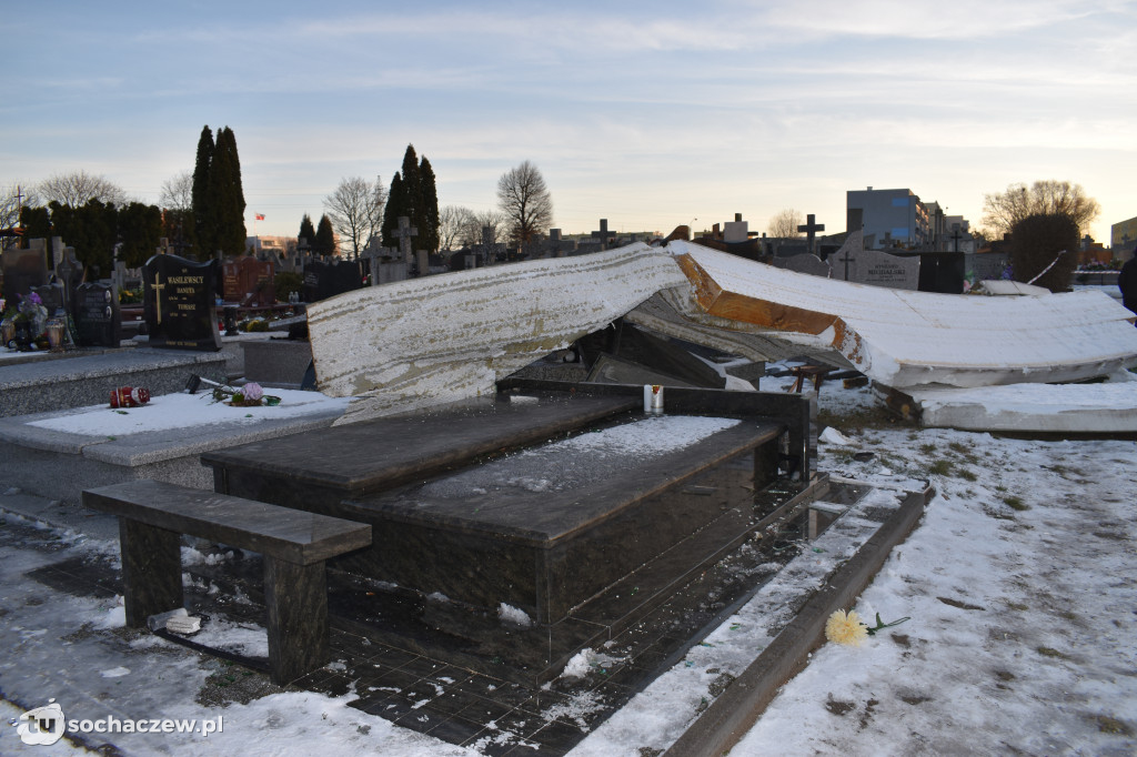 Cmentarz Trojanów dzień po nawałnicy
