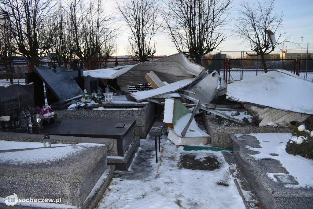 Cmentarz Trojanów dzień po nawałnicy