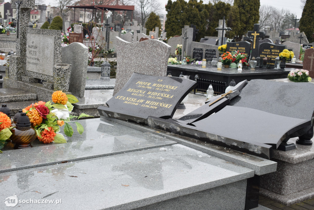 Cmentarz w Trojanowie: sprzątanie po wichurze
