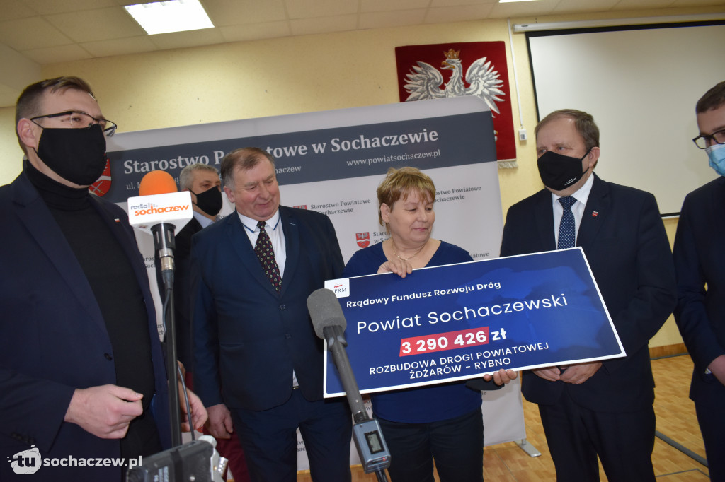 Przekazanie promes dla powiatu i miasta