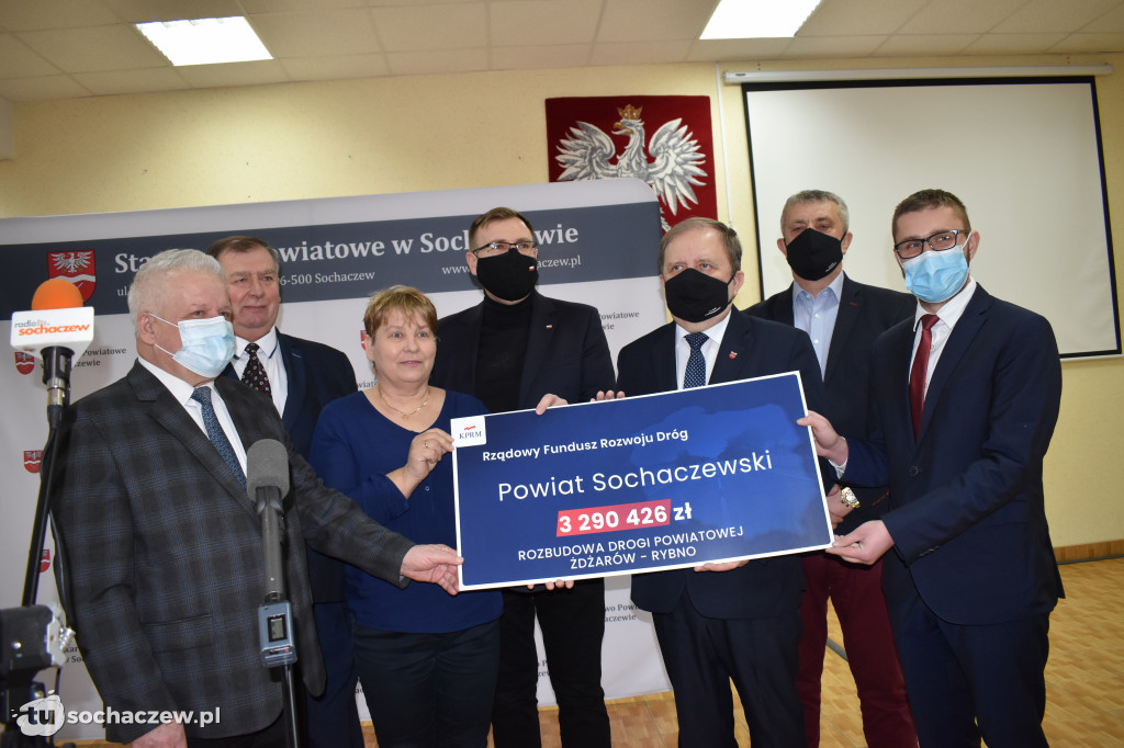 Przekazanie promes dla powiatu i miasta