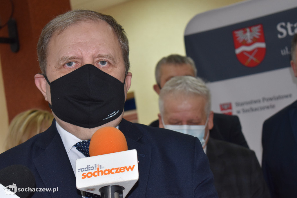 Przekazanie promes dla powiatu i miasta