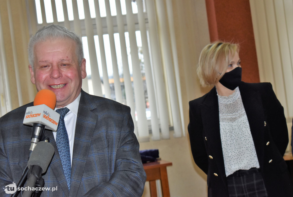 Przekazanie promes dla powiatu i miasta