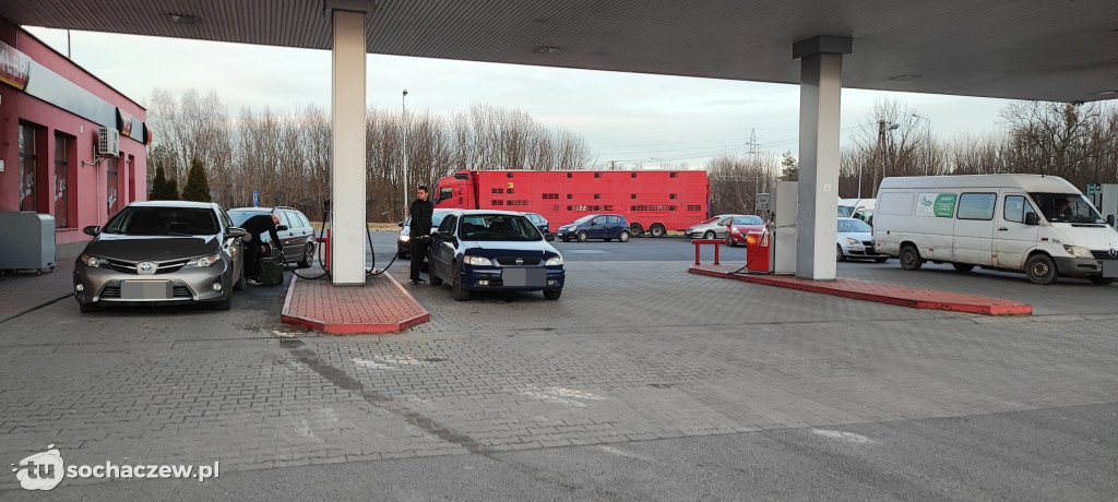 Szturm na stacje benzynowe w powiecie