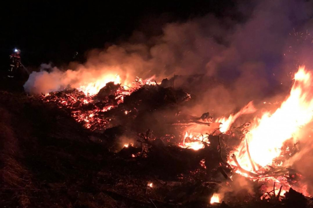 Nocny pożar w Topołowej