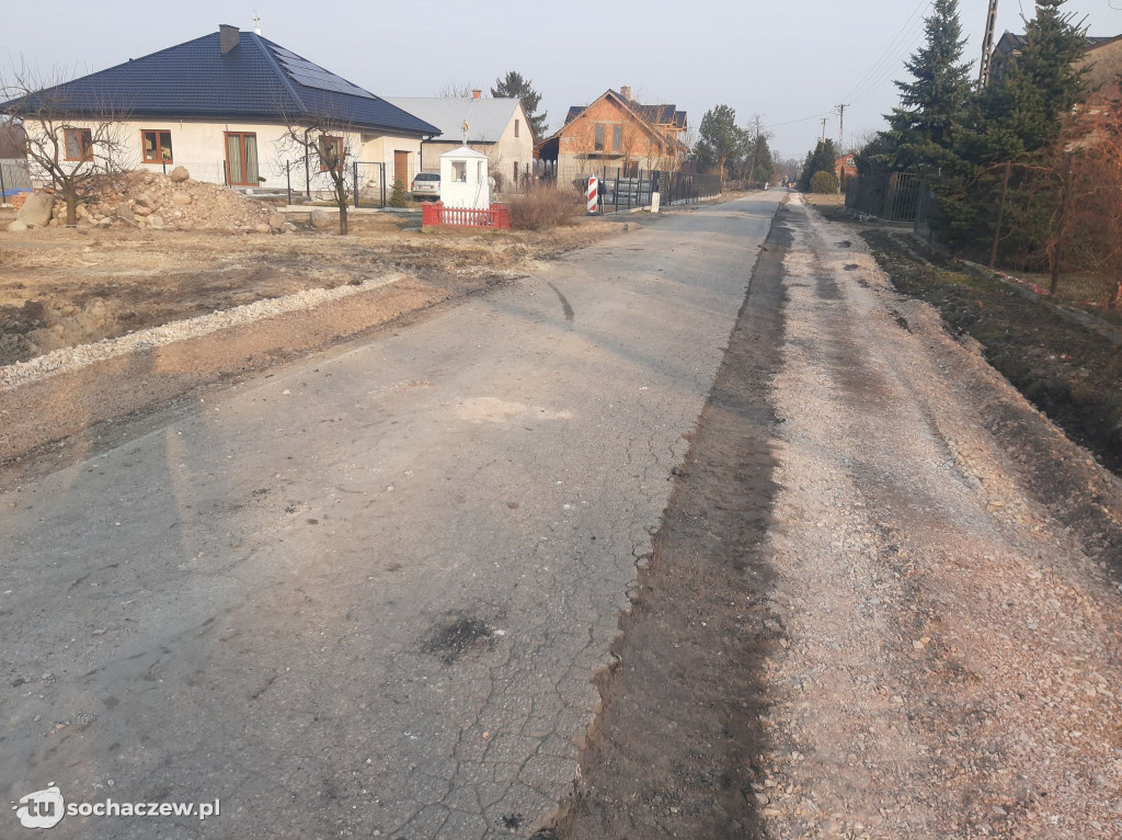 Droga Sarnów - Wężyki: praca wre
