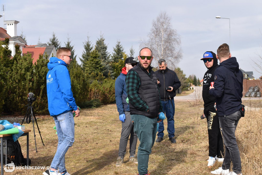 Sprzątanie Bzury z wędkarzami 2022