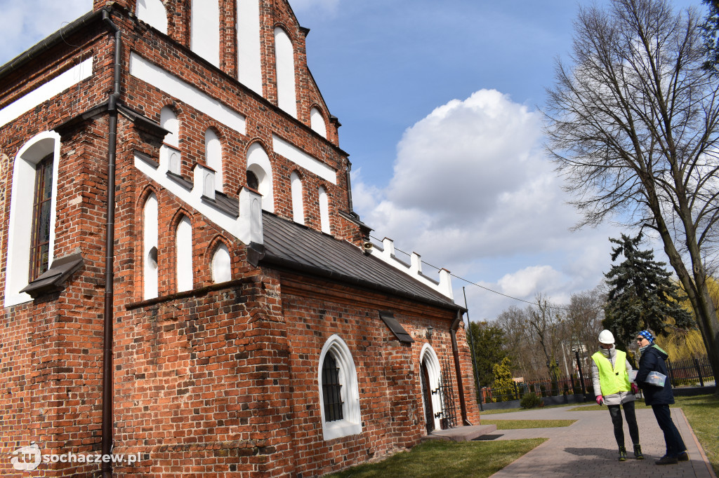 Badania konserwatorów w kościele Giżycach