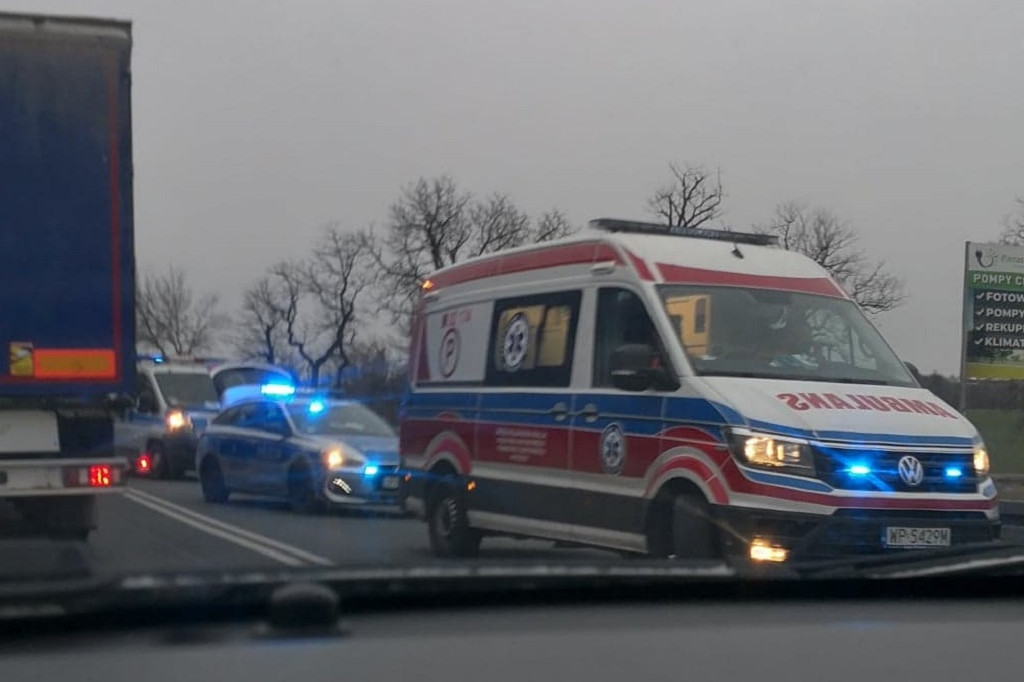 Zdarzenie drogowe w Bielicach na DK 50