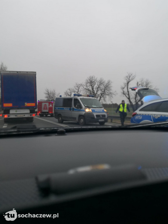 Zdarzenie drogowe w Bielicach na DK 50