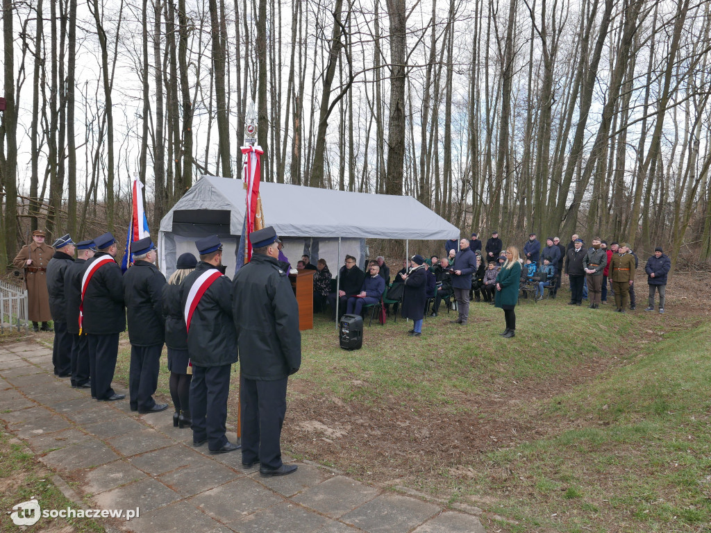 Uczcili poległych w Bronisławach