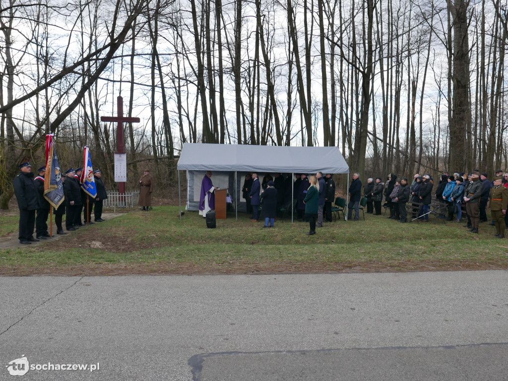 Uczcili poległych w Bronisławach